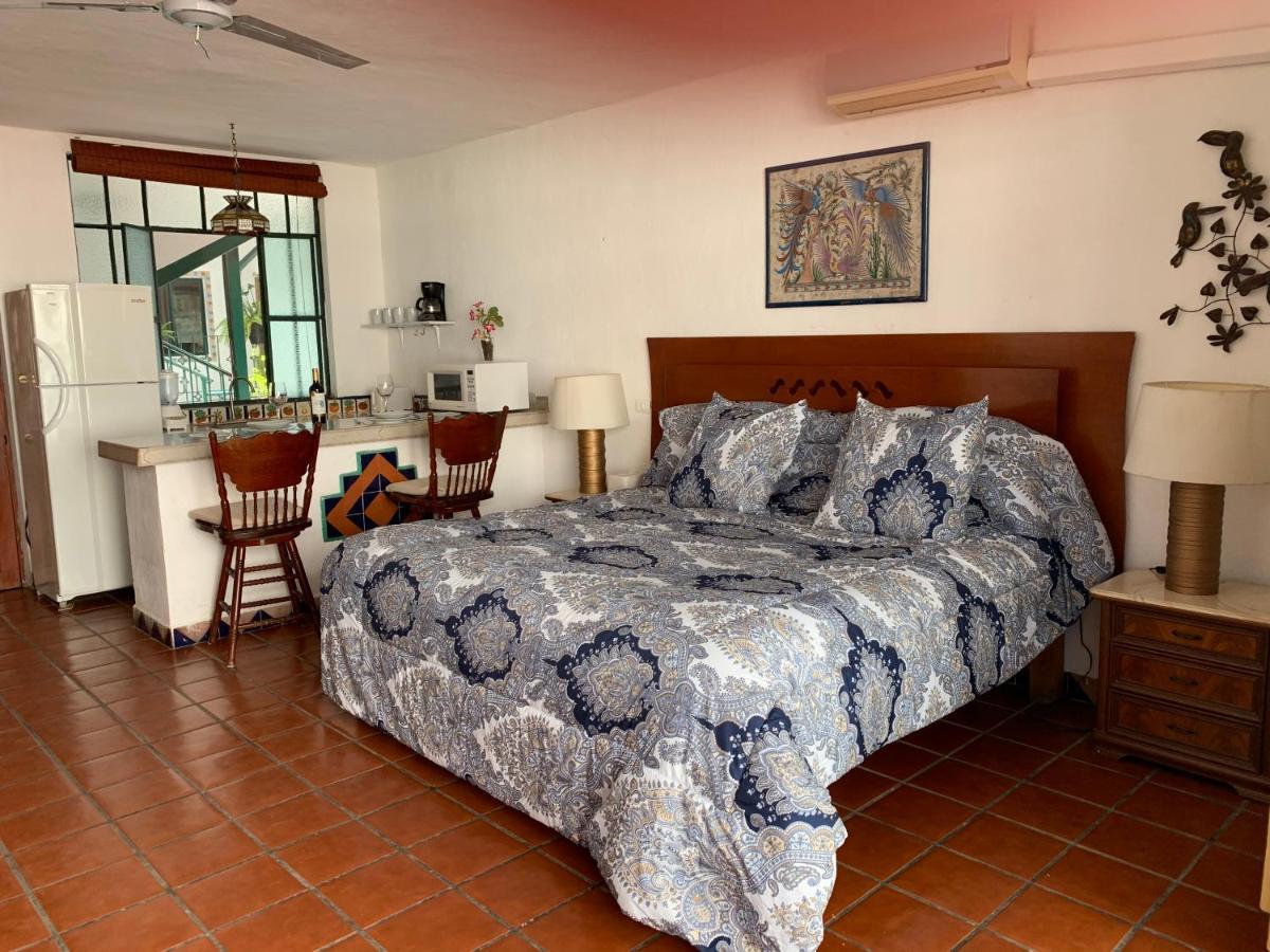 Vallarta Jr Suites Puerto Vallarta Exterior photo